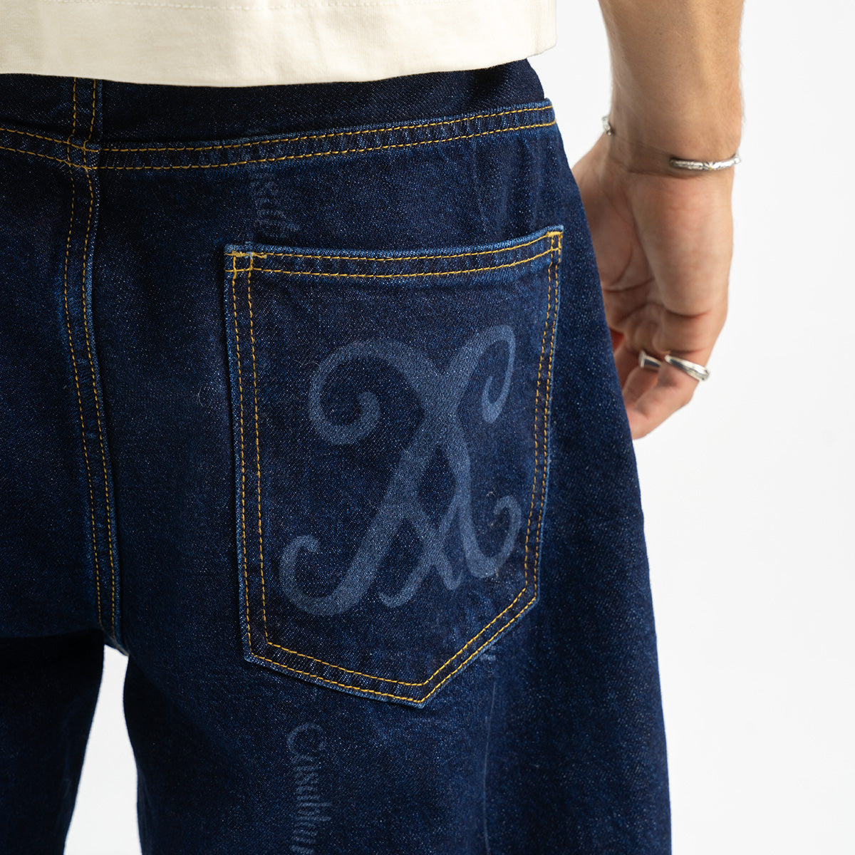 REGEN FADED LOGO JEANS