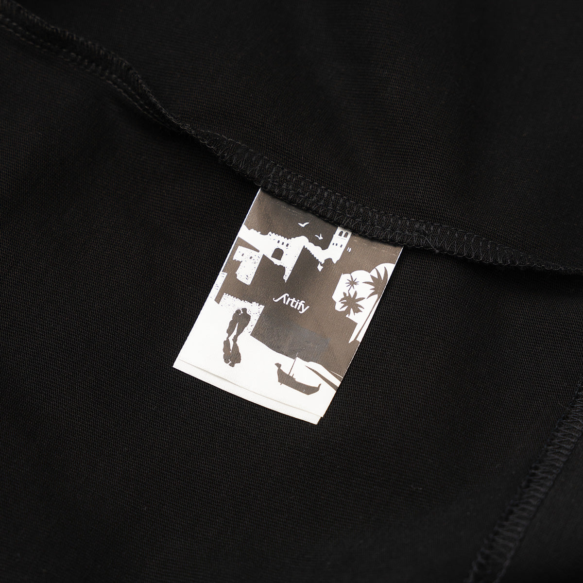 REGEN 'ART ON HANDS' TEE BLACK