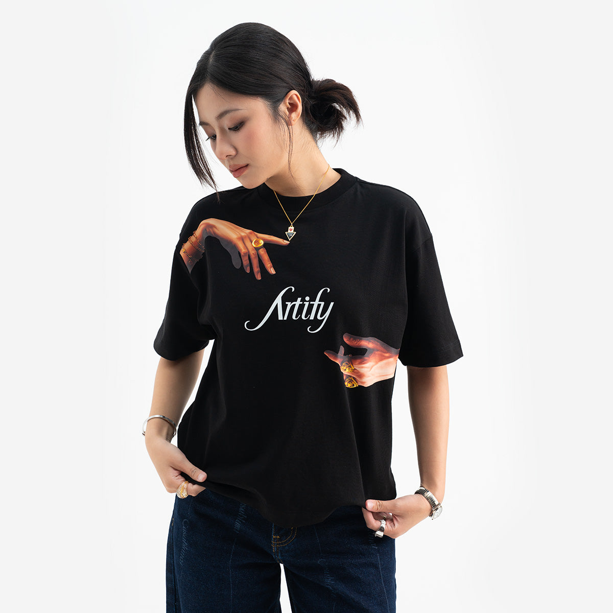 REGEN 'ART ON HANDS' TEE BLACK