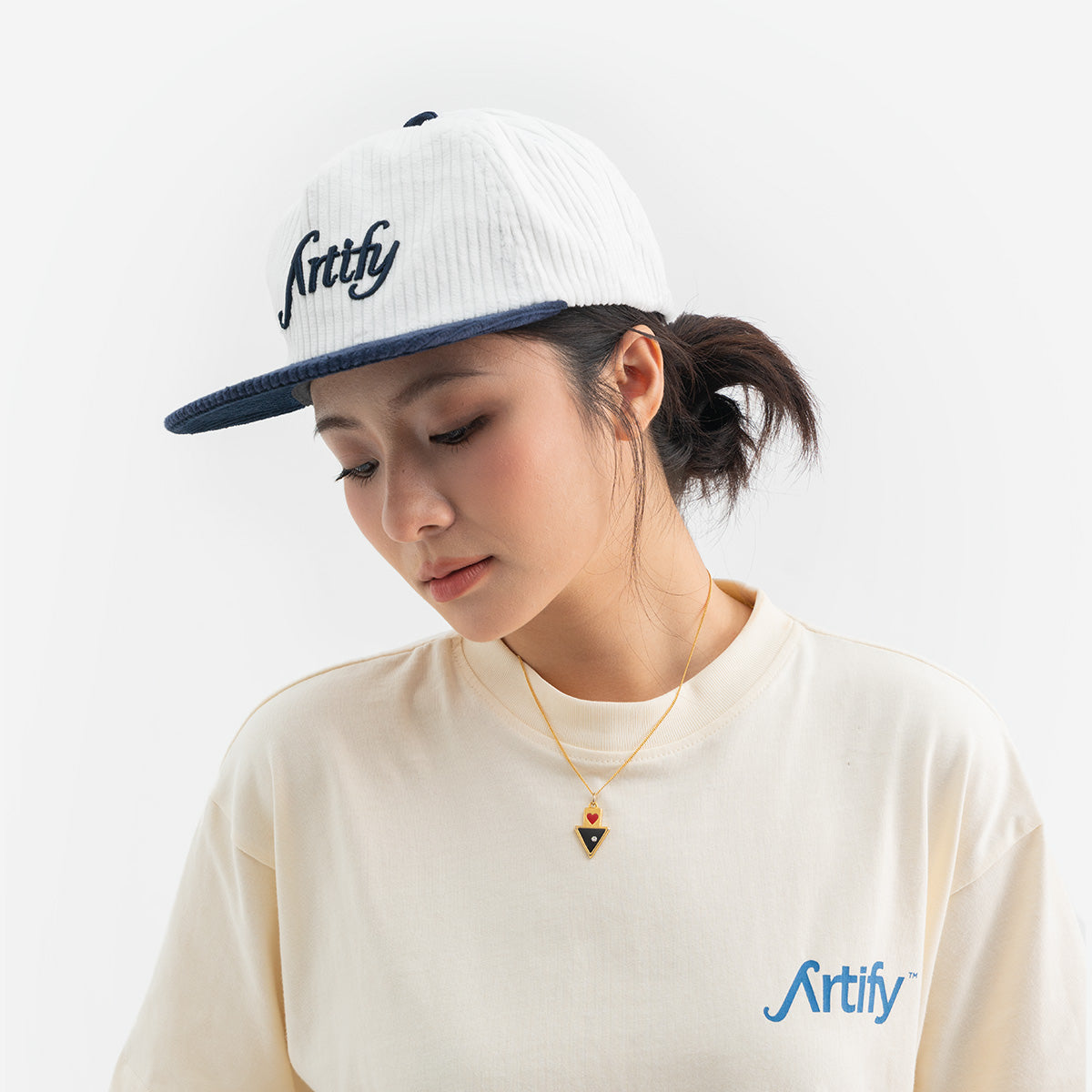 CLASSIC NAVY CORDUROY CAP